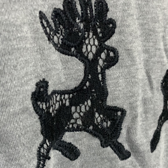 🆕 CROFT & BARROW - CLASSIC TEE (2X) NWT! Black , Lace Reindeer across Front. - Picture 3 of 8